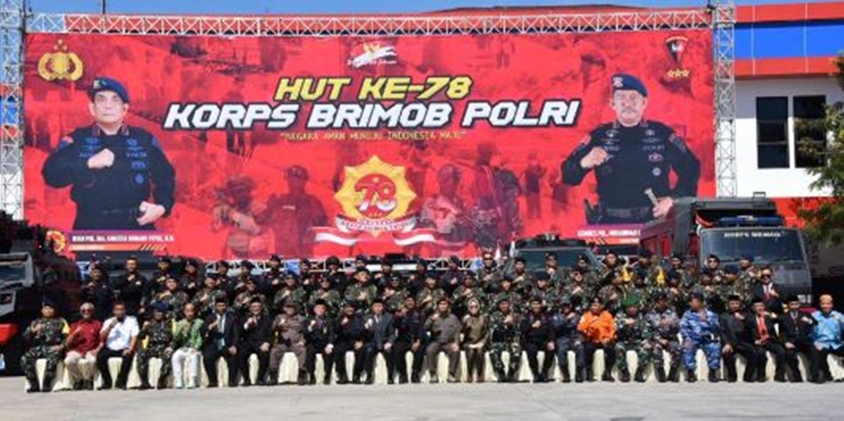 Penjabat Gubernur Gorontalo Ismail Pakaya, Kapolda Gorontalo dan  jajaran Forkopimda Gorontalo pada pelaksanaan upacara peringatan Hari Ulang Tahun  (HUT) ke-78 Korps Brimob Polri,(F: Fadil)