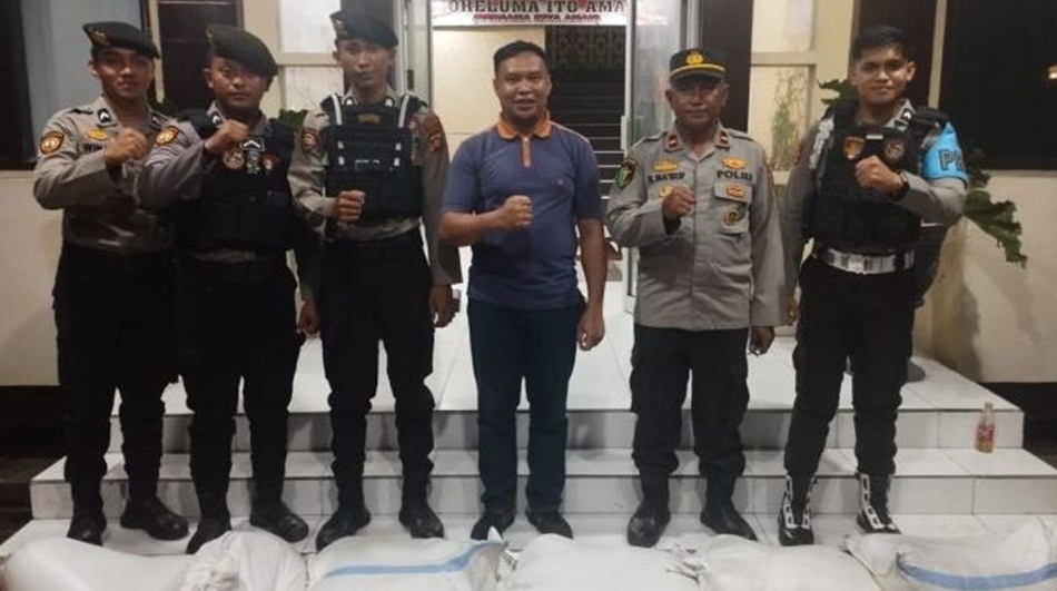 Barang bukti miras cap tikus yang diamankan di lokasi persawahan di Kelurahan Bulotadaa Timur Kecamatan Sipatana Kota Gorontalo.(F;hms-pol).