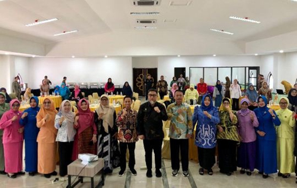 Pelaksanaan pertemuan cegah pernikahan dini, di Hotel El Madinah, Kota Gorontalo,  yang dilaksanakan oleh Pemerintah Provinsi Gorontalo. (Foto &ndash; Fadil)