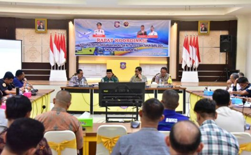 Suasana rapat Koordinasi Kesiapan Penyelenggaraan Angkutan Natal dan Tahun Baru (Nataru) 2024. Kegiatan yang dipimpin langsung oleh Penjabat Gubernur Gorontalo Ismail Pakaya.( Foto &ndash; Mila)