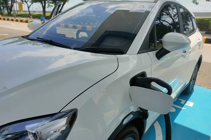 Mobil listrik Neta V dipastikan sudah terlindungi IP68 untuk ketahanan air sampai 1,5 meter. (Rian Alfianto/JawaPos.com)