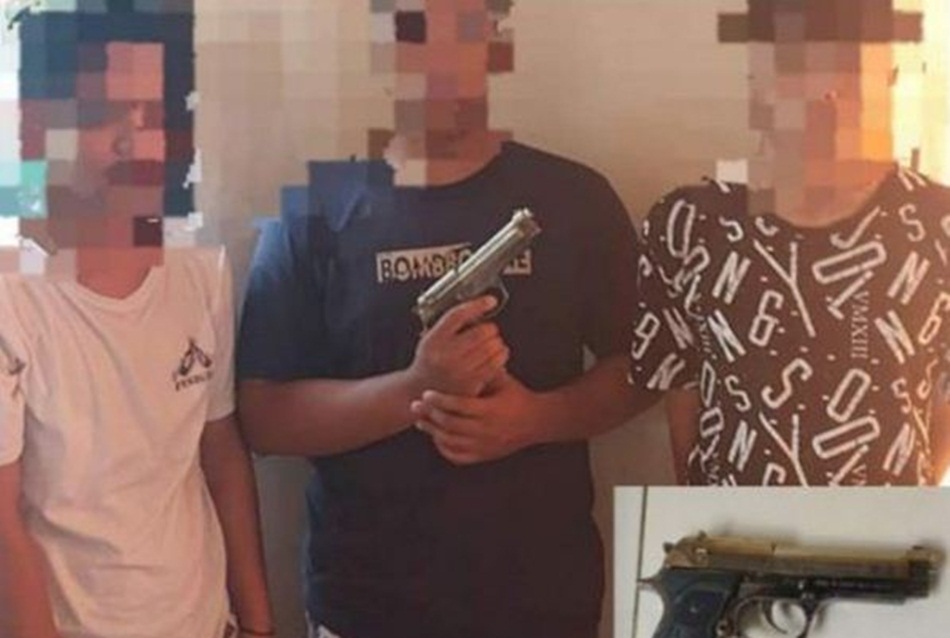 Tiga pelaku penganiayaan dengan menggunakan pistol mainan/pistol Macis.(FHms-pol)