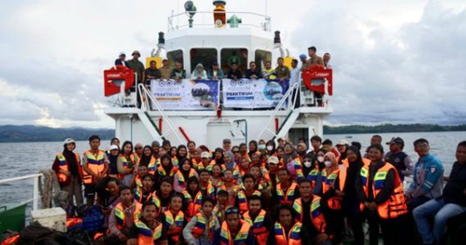 Kadis Pariwisata Aryanto Husain Minta Hentikan Pengeboman Ikan di Perairan Gorut.(F:hms-Kmfo)