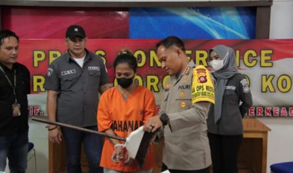 Kapolresta Gorontalo Kota Kombespol Dr.Ade Permana, S.I.K.,MH, saat press conference.(F:hms-pol)