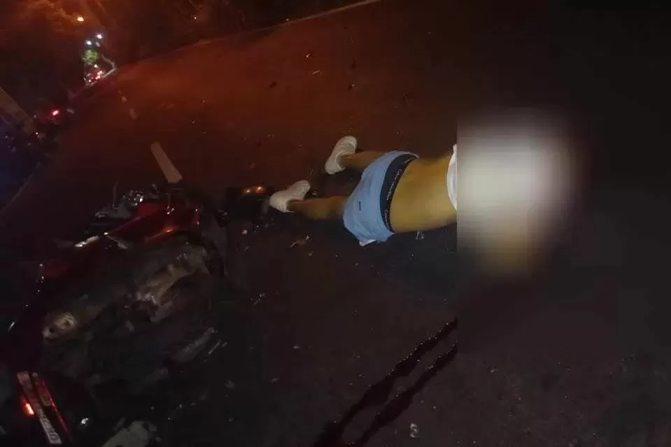 Bule Belanda berinisial RJ terkapar di Jalan By Pas Ngurah Rai, Selasa (19/12). (Kepolisian/Radar Bali)