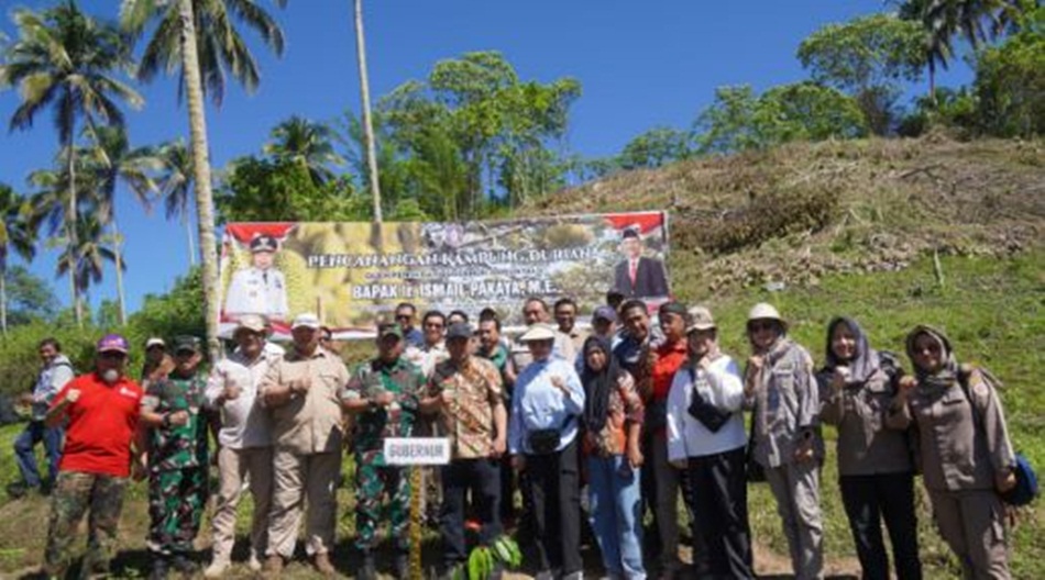 Pencanangan Desa  Tulabolo  Timur Bone Bolango sebagai Kampung Durian.(F:Valen)