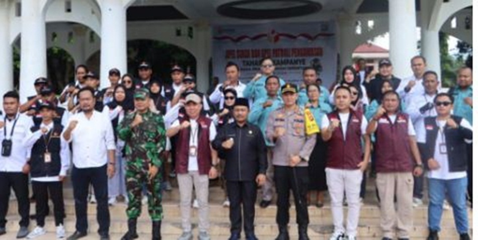 Apel siaga Pemilu yang dilaksanakan Bawaslu,  turut dihadiri Pj. Bupati Sherman Moridu dan Forkopimda.(F:kmfo)