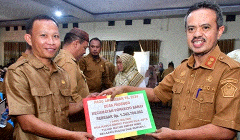 Pemkab Pohuwato Melalui Sekda serahkan alokasi anggaran DD Tahun Anggaran 2024(F:Kmfo)