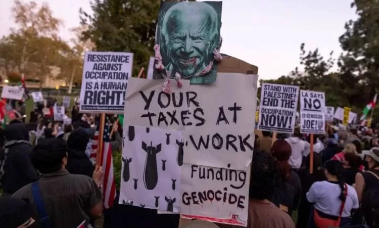 Demonstran di California menuduh Biden terlibat Genosida. (MEMO)