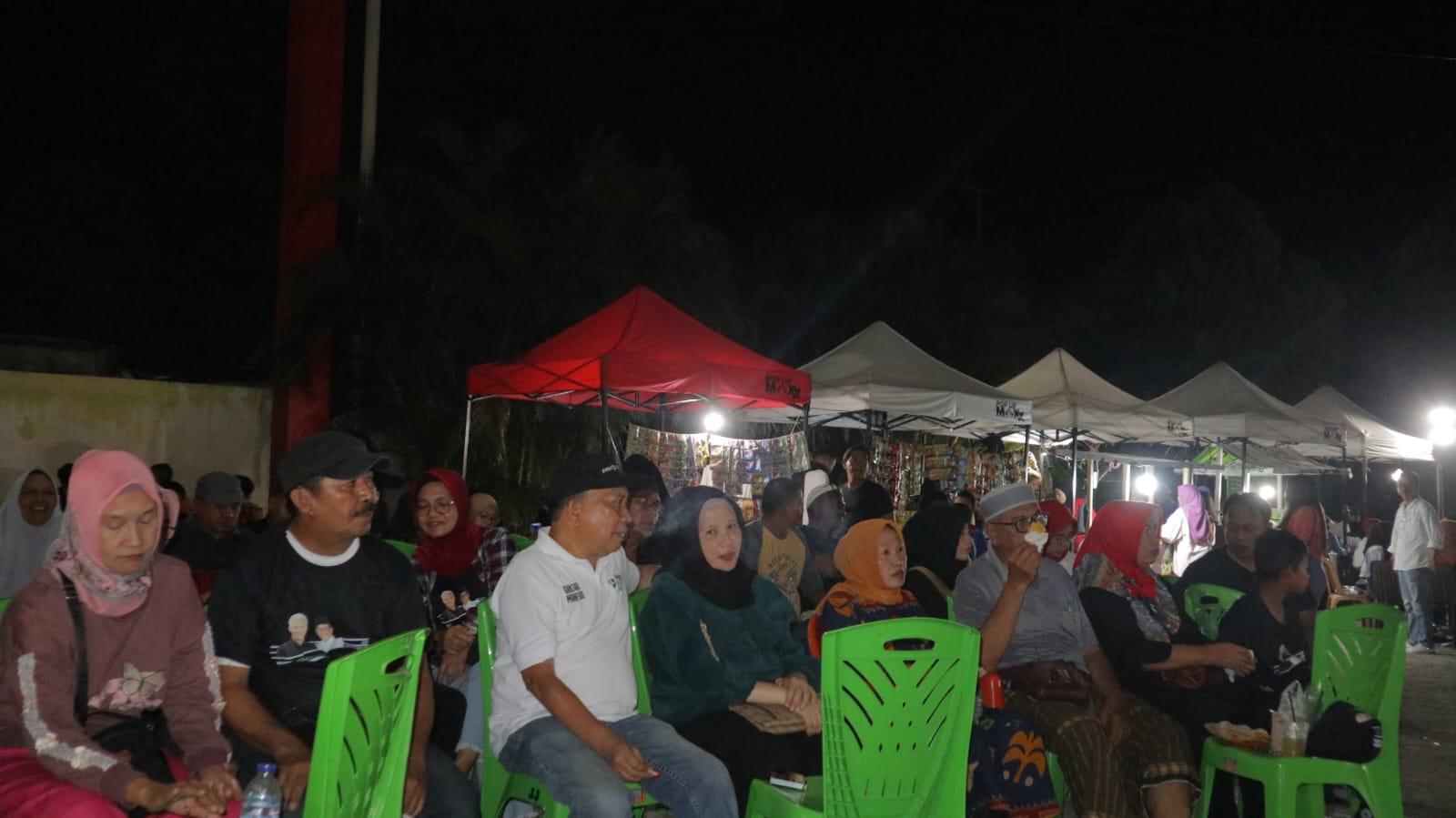 Hamza Isa selaku  direktur wilayah Progresif Gorontalo nobar  bersama pendukung Ganjar-Mahfud (F:dok Tim)