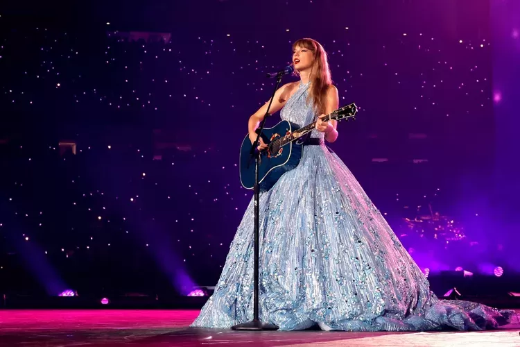 Taylor Swift pada konser The Eras Tour. (Sumber Foto: KEVIN WINTER/TAS23/GETTY)