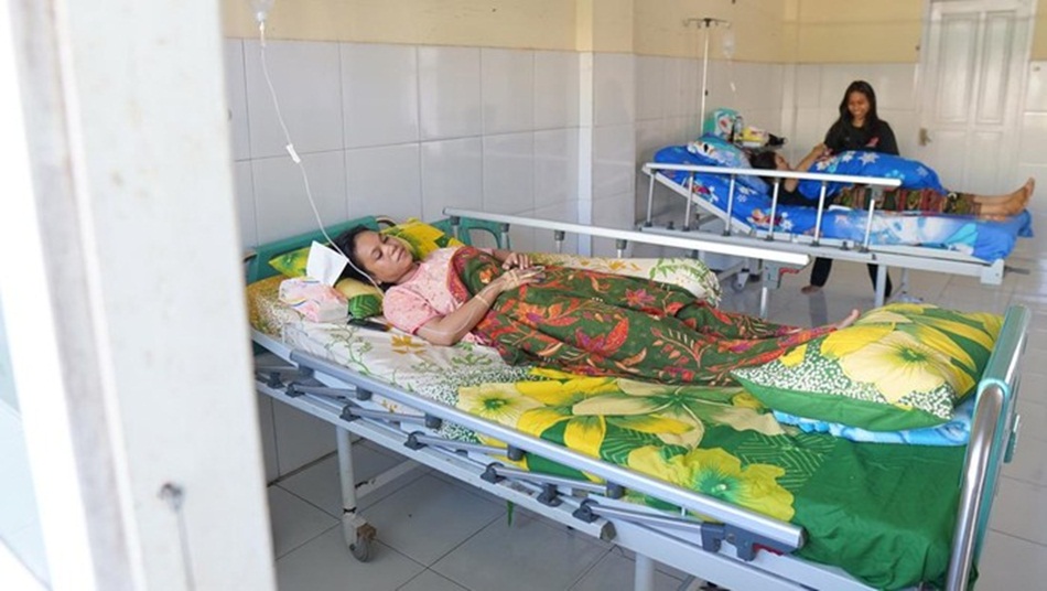 Sejumlah petugas KPPS saat di rawat di salah satu Rumah Sakit akibat kelelahan.(F:KPU).