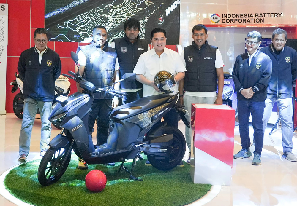 Peluncuran Gesits Garuda edisi spesial di IIMS 2024. (Rian Alfianto/JawaPos.com)