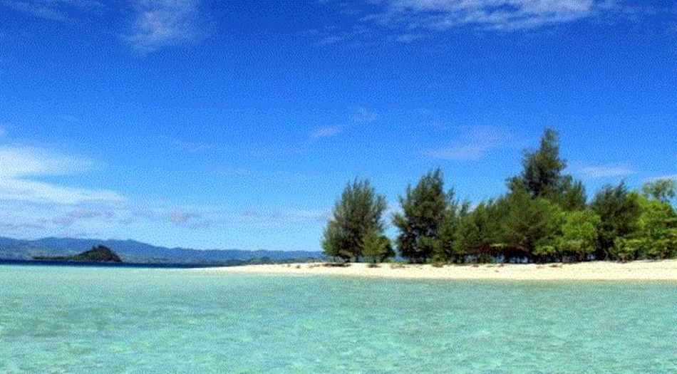 Potensi bahari Ponelo Kepuluan yang wajib anda kunjungi (F: Abigail Christine)