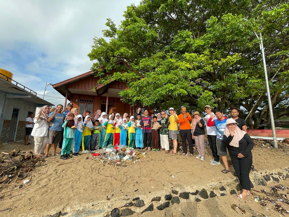 Dinas Pariwisata lakukan sosialisasi kepada  masyarakat Ponelo Kepulauan (F:Dispar Provinsi)