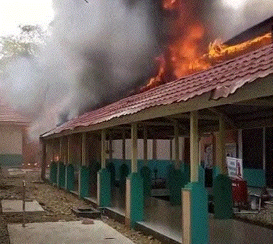 Suasana kebakaran di RS MM Dunda Limboto (F:Ist)