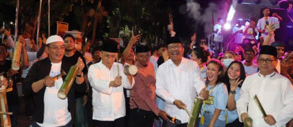 Anggota DPRD Provinsi Gorontalo Fikram Salilama saat bersama ratusan warga ramaikan tradisi Koko&rsquo;o di Gorontalo.(F:Ist)