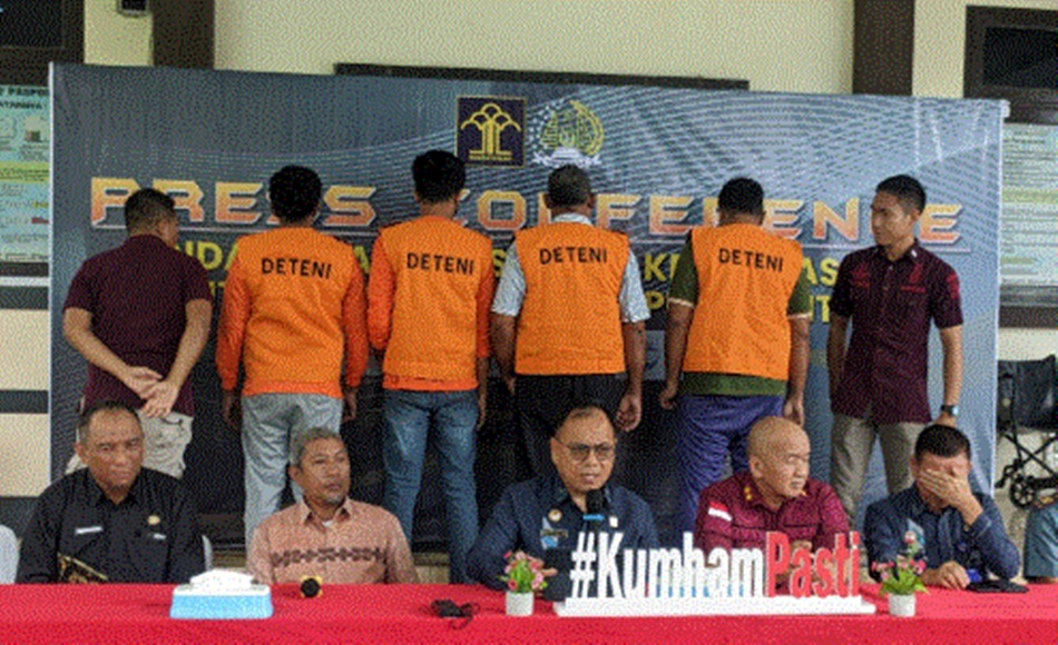 Empat WNA asal Sri Lanka, yang diamankan Tim Pora Imigrasi Gorontalo.(F:Anto)