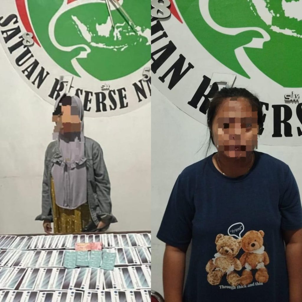 Kedua pelaku dan barang bukti yang diamankan Polres Pohuwato.(F:hms-pol)