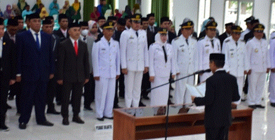 pelantikan pejabat eselon dilingkungan Pemkab Gorontalo oleh Bupati Nelson Pomalingo (F:Istmewa)