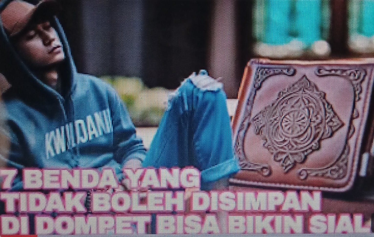 ilustrasi - 7 benda yang tidak boleh disimpan di dalam dompet.