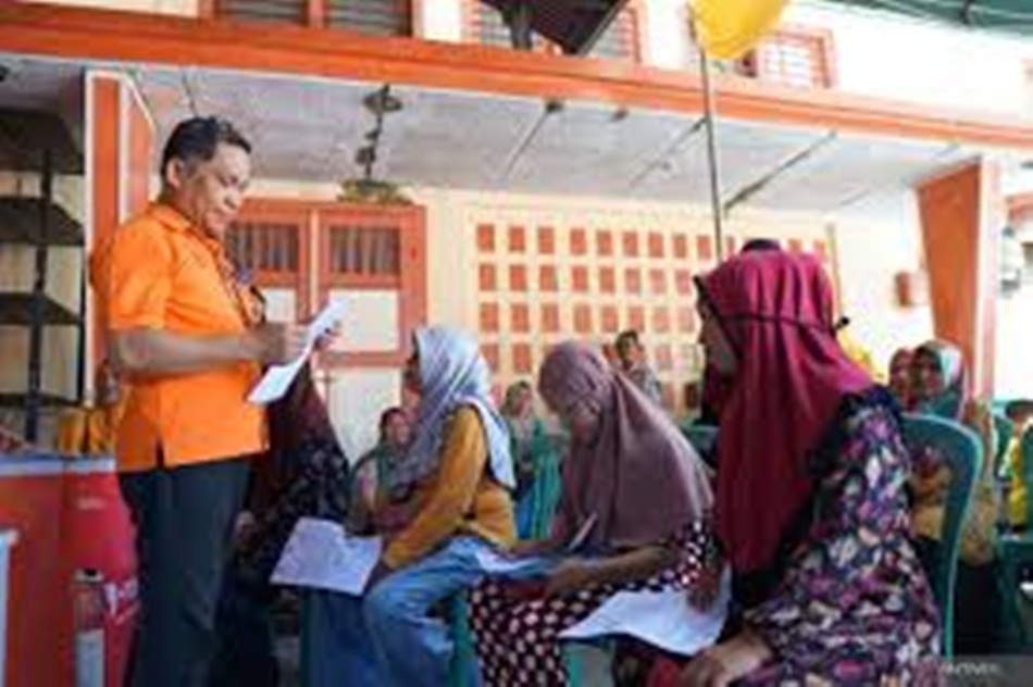 Penyaluran Bansos di Kantor Pos Gorontalo (F:istimewa)