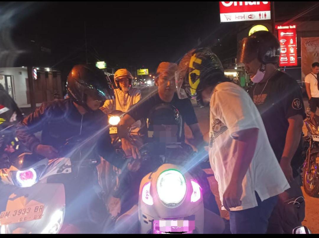 Pukul 20.15 wita berhasil mengamankan RA yang saat itu  berpapasan di jalan cokroaminoto Gorontalo (F:Hms-pol)
