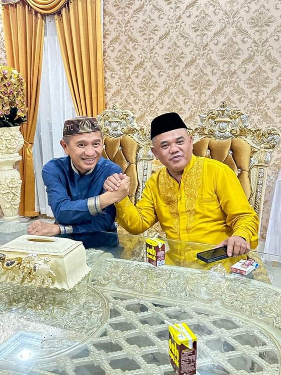 Pertemuan Ketua Golkar Pohuwato Nasir Giasi dengan Ketua Gerindra Pohuwato Saipul Mbuinga (F:istimewa)