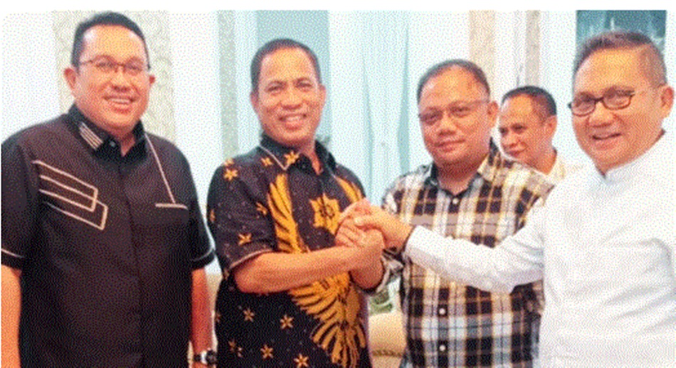 Pertemuan Risman Taha dan Riva Bukusu yang turut dihadiri Walikota Marten Taha (F:istimewa)