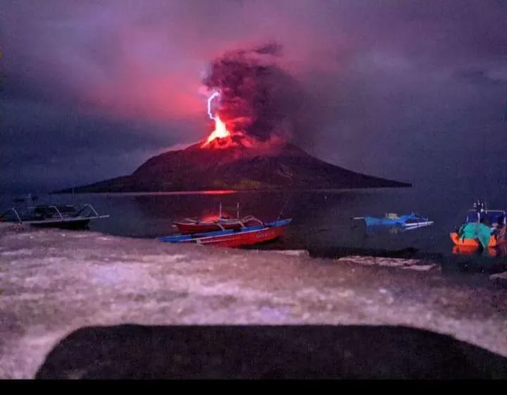 Gunung Ruang.