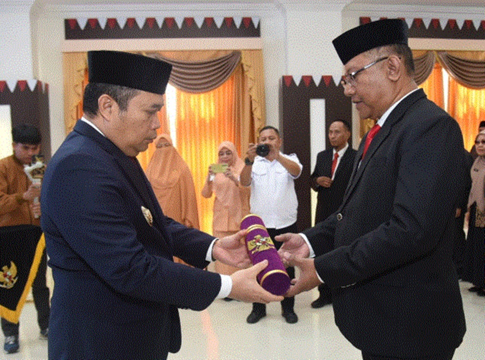 Sofyan Ibrahim ketika dilantik menjadi sekdaprov Gorontalo (F:Kmfo)