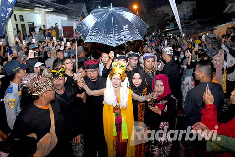 Tari Seblang Bakungan