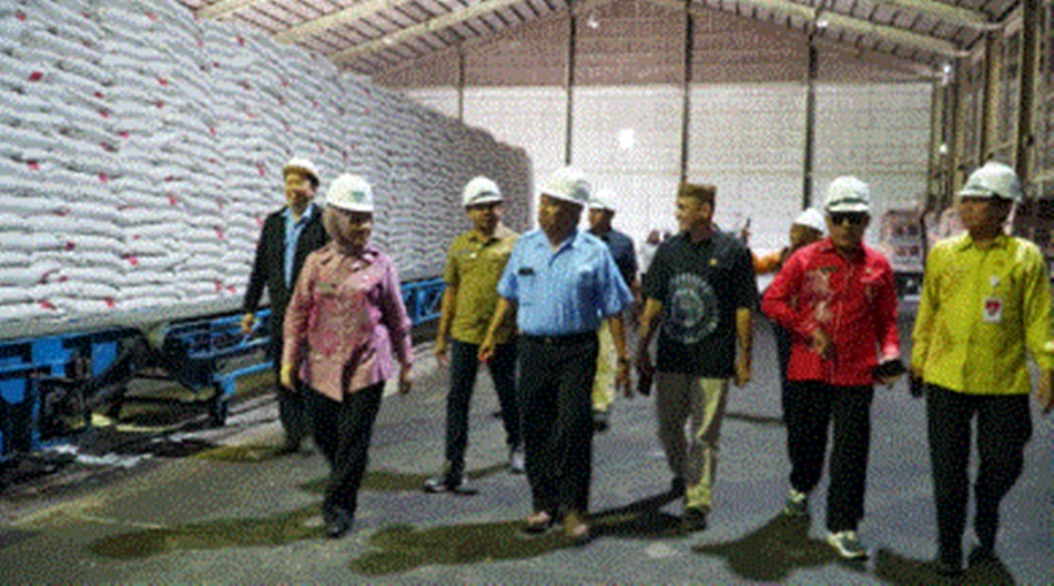 Kunjungan Pj Bupati Gorut dan jajarannya di PT PG di Kecamatan Tolangohula, Kabupaten Gorontalo. (F:Kmfo)