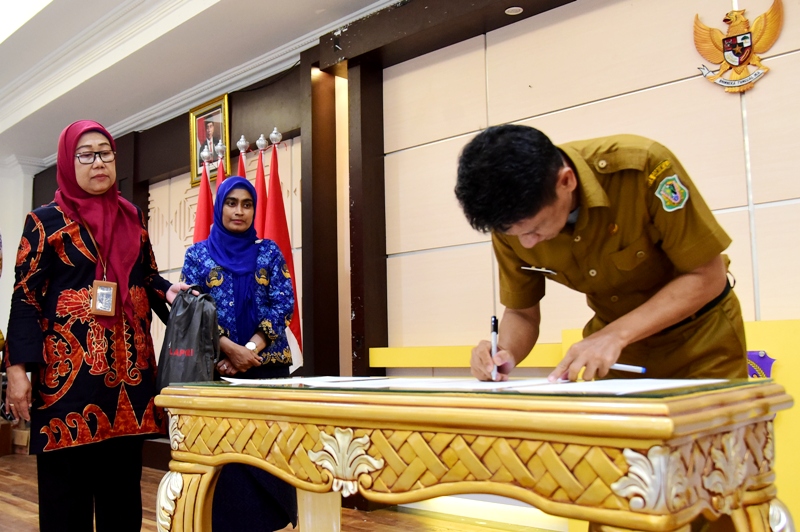 Penandatanganan komitmen bersama pelaksanaan SP4N-LAPOR.