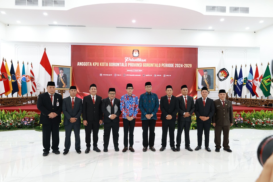 Pelantikan KPU Kota Gorontalo oleh KPU RI (F:ist)