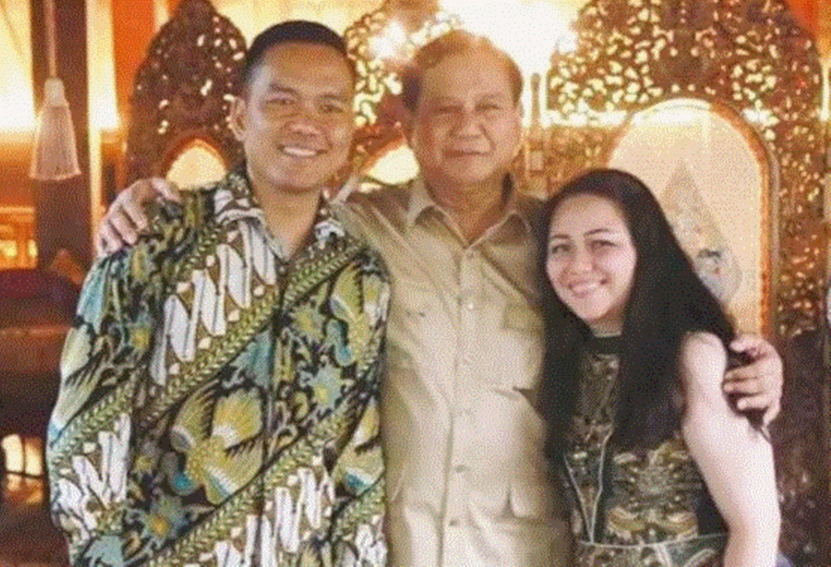 Simon Mantiri dan Istri bersama Prabowo Subianto.(F:MP)