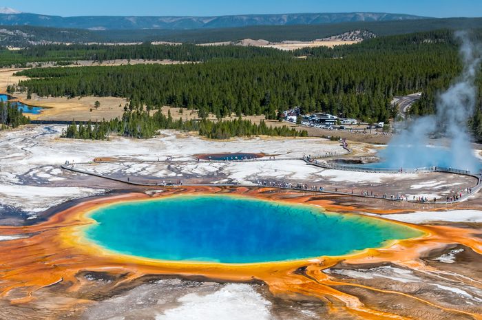 Taman Nasional Yellowstone di Wyoming, Montana dan Idaho (nationalgeographic.grid.id)