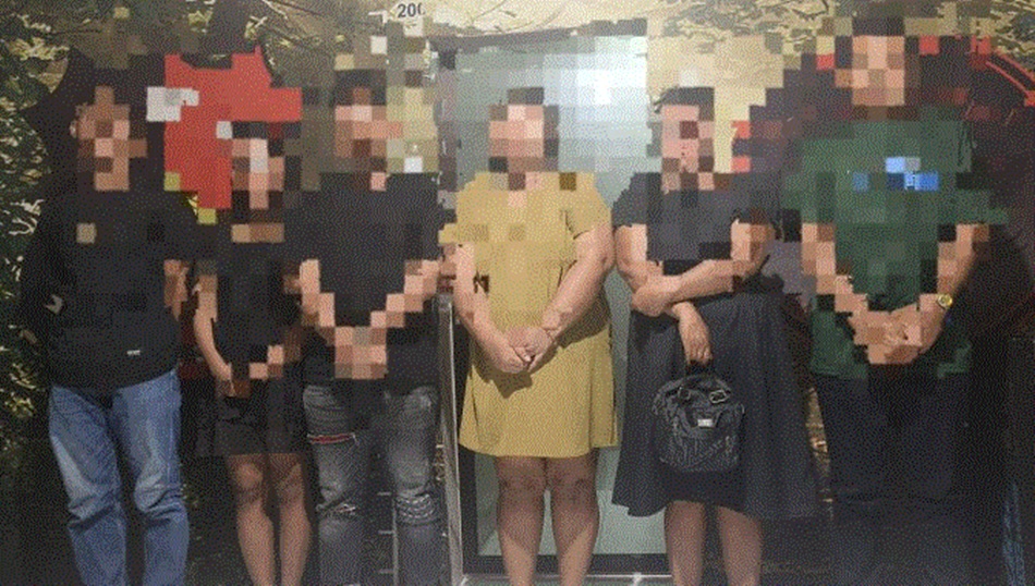 Tiga pasangan yang berhasil diamankan Polisi saat sedang berdua-duaan di kamar yang  tersedia didalam cafe yang ada di eks terminal andalas (F:hms -Pol).