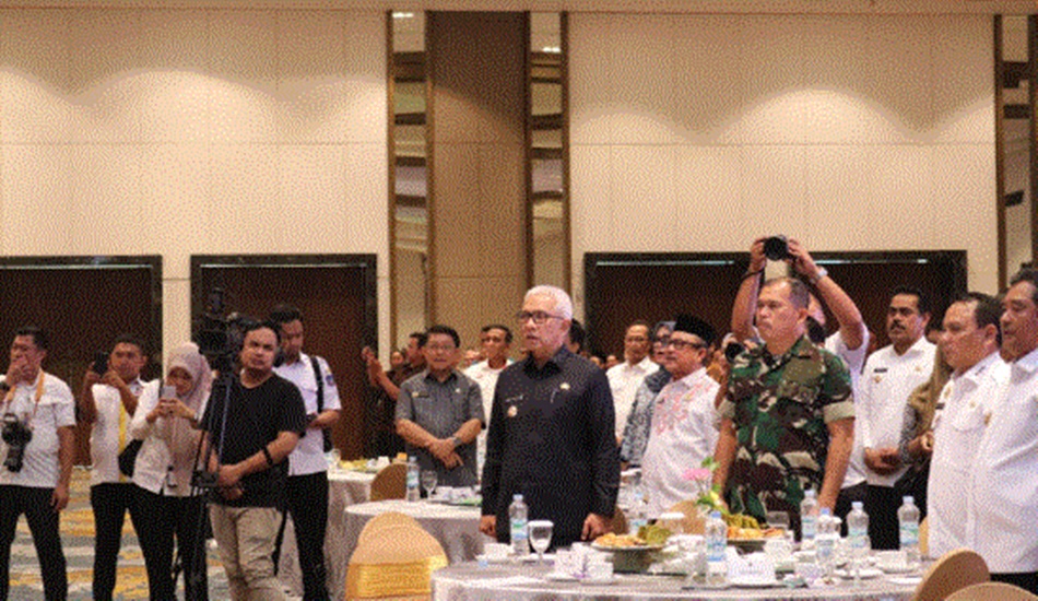 Pj. Gubernur Gorontalo Rudy Salahuddin saat menghadiri Rapat Koordinasi Kesiapan Penyelenggaraan Pilkada Serentak Tahun 2024 Wilayah Kalimantan, Sulawesi dan Maluku pada di Hotel Claro Makassar (F:kmf