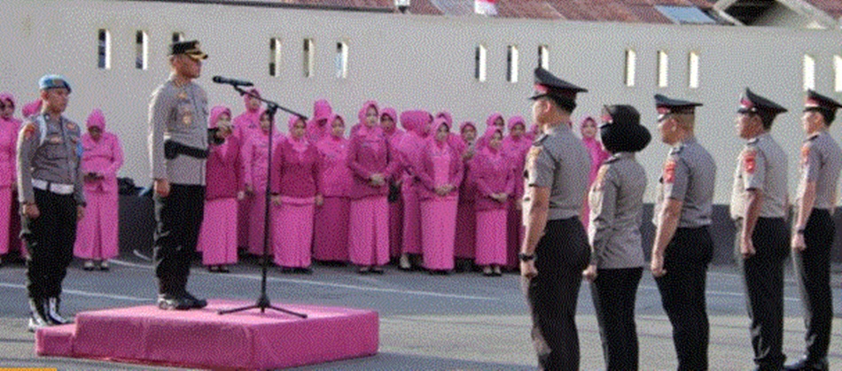 Kapolresta Gorontalo Kota pimpin  upacara kenaikan pangkat 36 personel Polresta Gorontalo Kota (F:hms-pol).