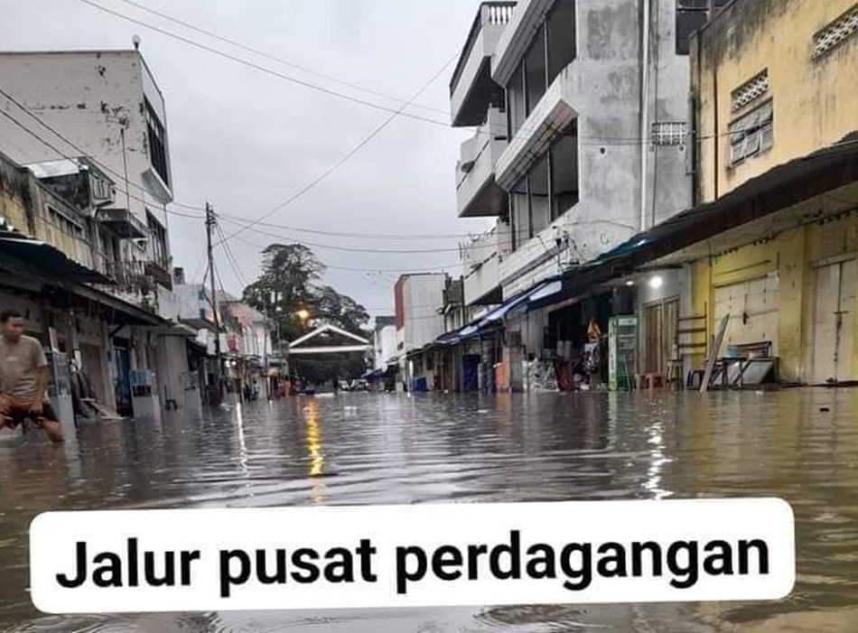 banjir di lokasi pusat perdagangan.(F:isst)