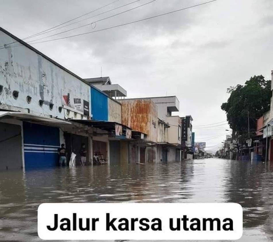 Kondisi banjir di jalur Karsa Utara.(F:ist)