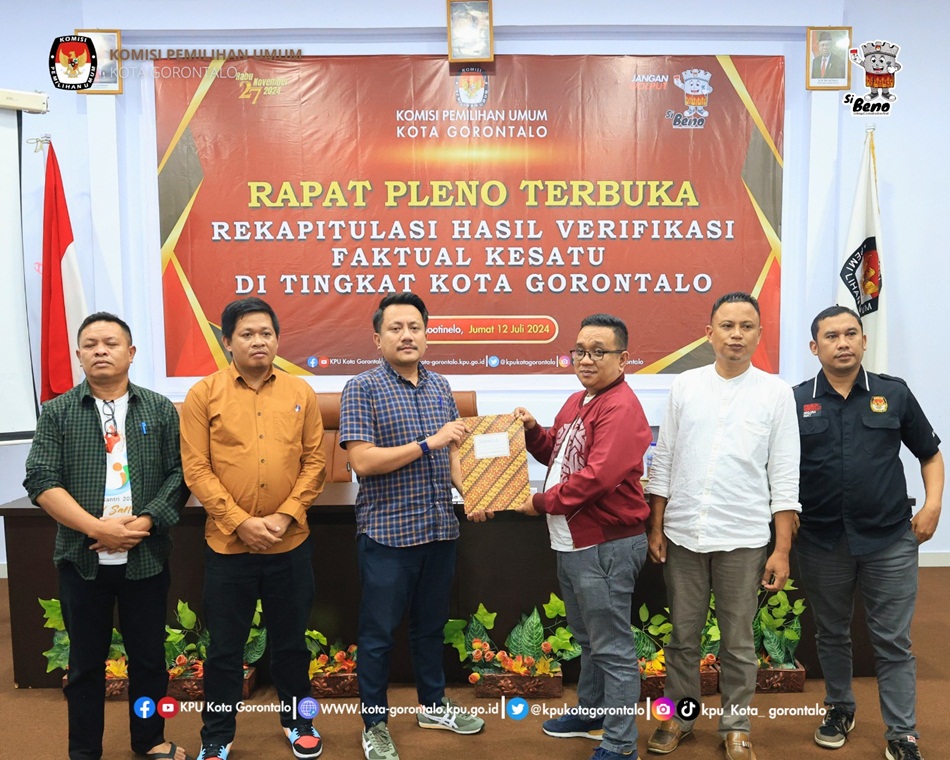 rapat pleno rekapitulasi hasil verifikasi faktual (Verfak) kesatu   persyaratan dukungan bakal calon walikota dan wakil walikota dari jalur perseorangan (F:humasKPU)
