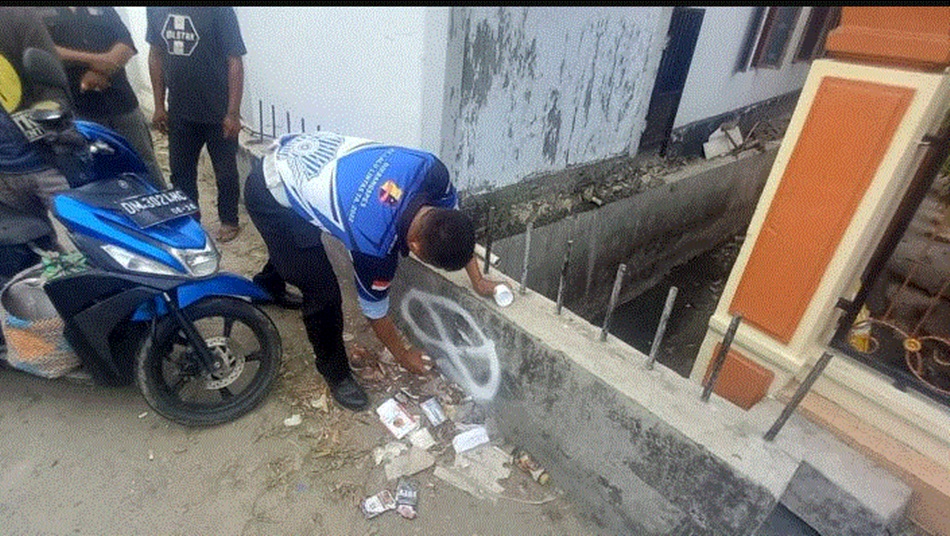 Sat Lantas Polresta Gorontalo Kota Olah TKP Lakalantas (F: humaspol).