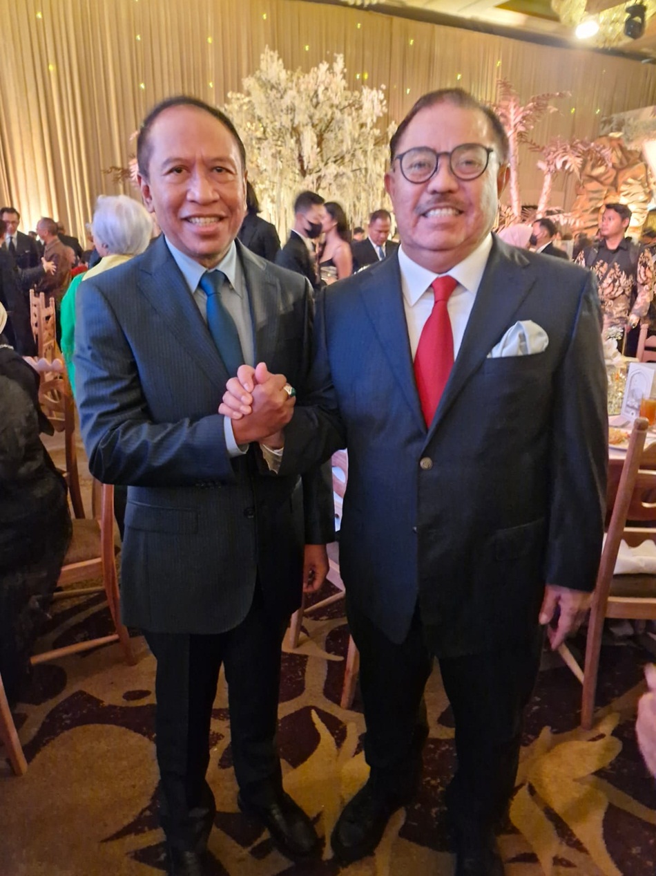Pertemuan Tonny Uloli dengan mantan Menpora Zainudin Amali. (F:ist)