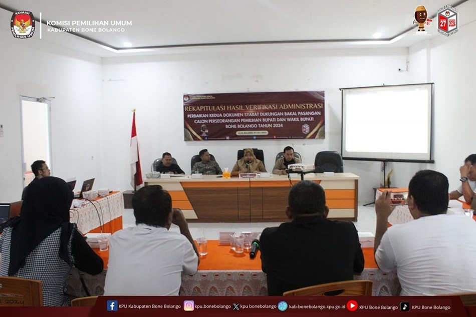 Rapat KPU Bone Bolango Hasil vermin perbaikan kedua dokumen  syarat dukungan dua Bapaslon Perseorangan diumumkan KPU Bonebol. (F: Humas)
