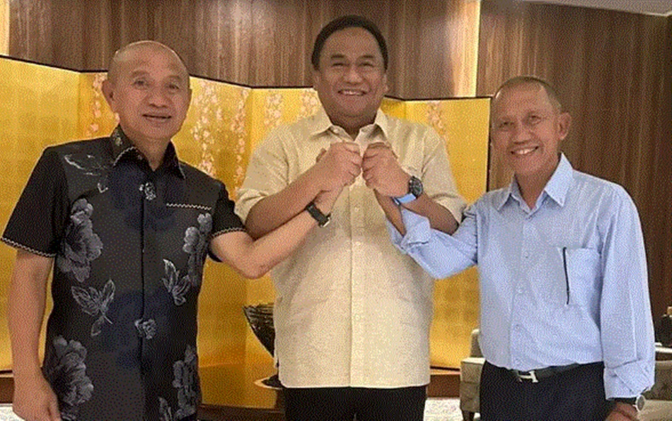 Wakil Ketua DPR RI Rachmat Gobel bersama Saipul A. Mbuinga dan Iwan S. Adam, Calon Bupati dan Wakil Bupati Pohuwato Pilkada Tahun 2024.(F:istimewa)