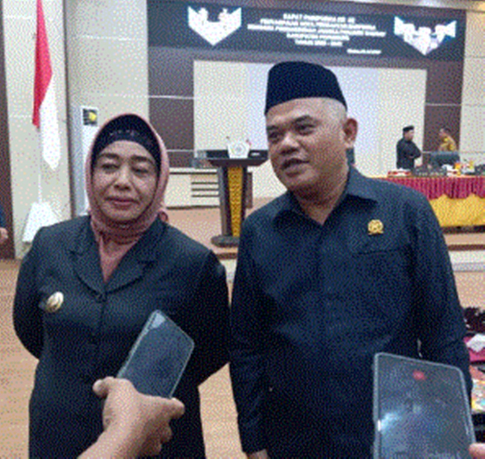 Ketua DPRD Nasir Giasi yang juga DPD II Golkar bersama  Wabup  petahana Suharsi Igirisa  (F:Ist)