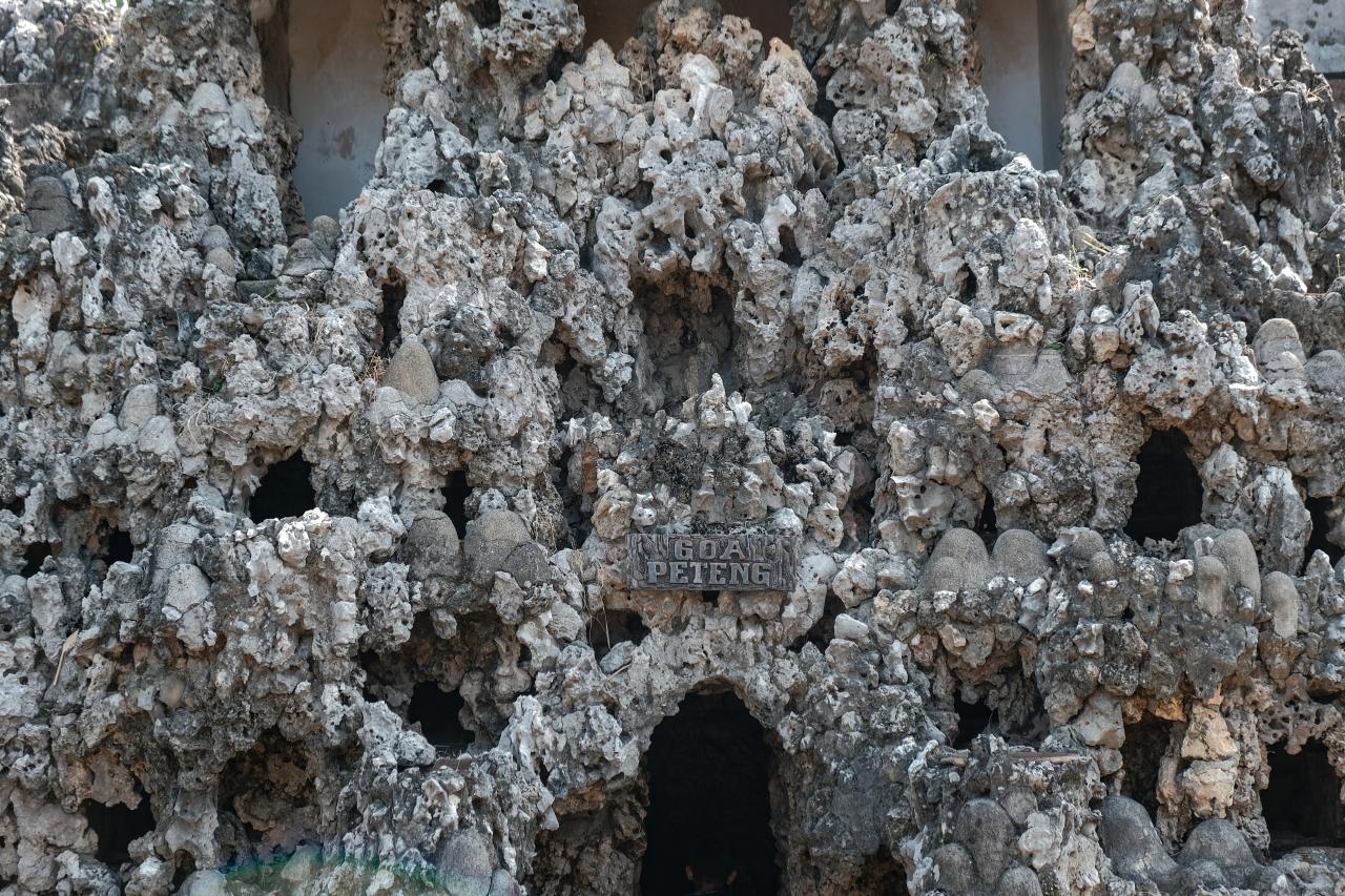 Gua Sunyaragi/wonderfulimages.kemenparekraf.go.id