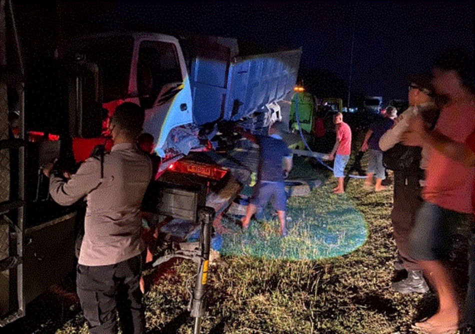 suasana di TKP mobil terperosok saat dievakuasi (F:Ist)